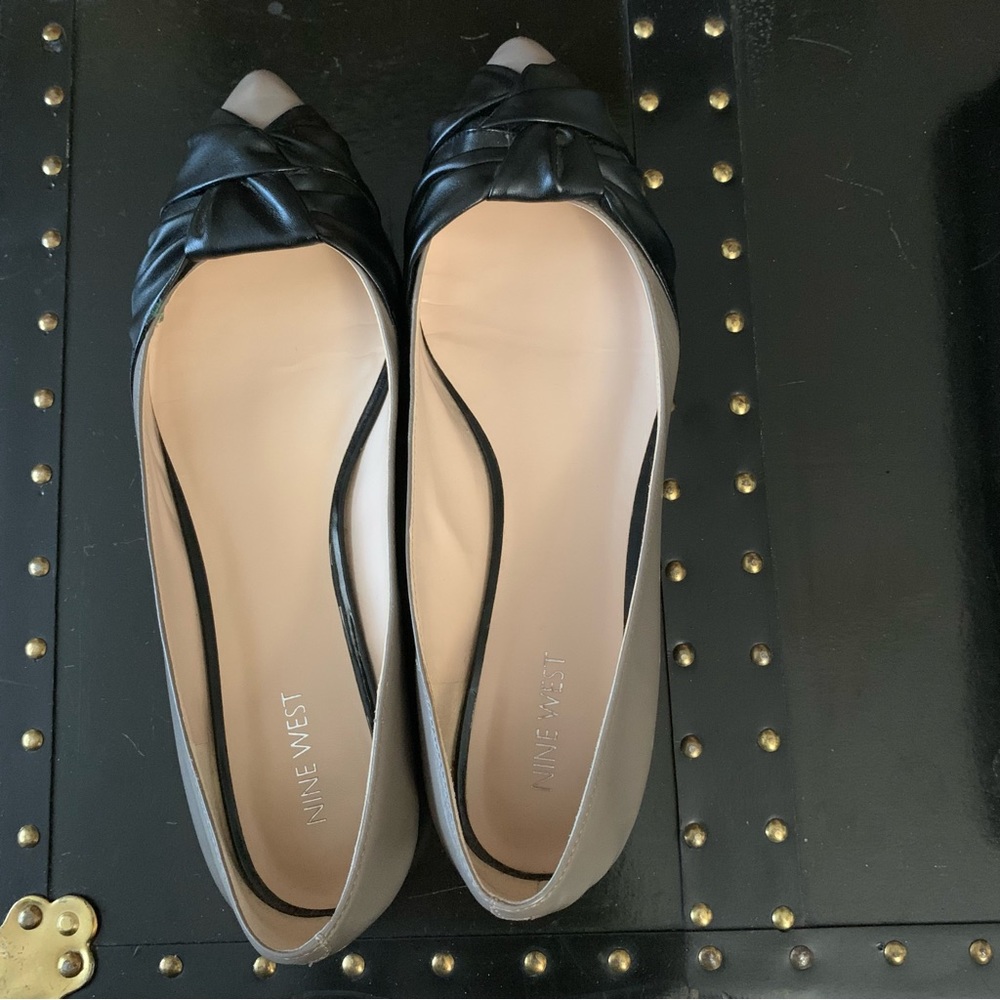 Pointed-Toe Flats by Nine West~ "Oliver" ~ Gray/Black Two Tone Leather  ~ S…
